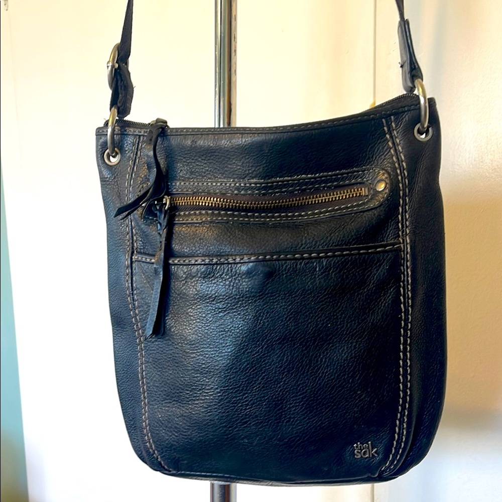 THE SAK  💯 % leather, black color Crossbody Bag